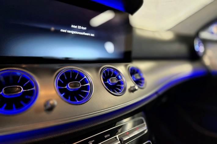 Hvid Mercedes E220 d fra 2016