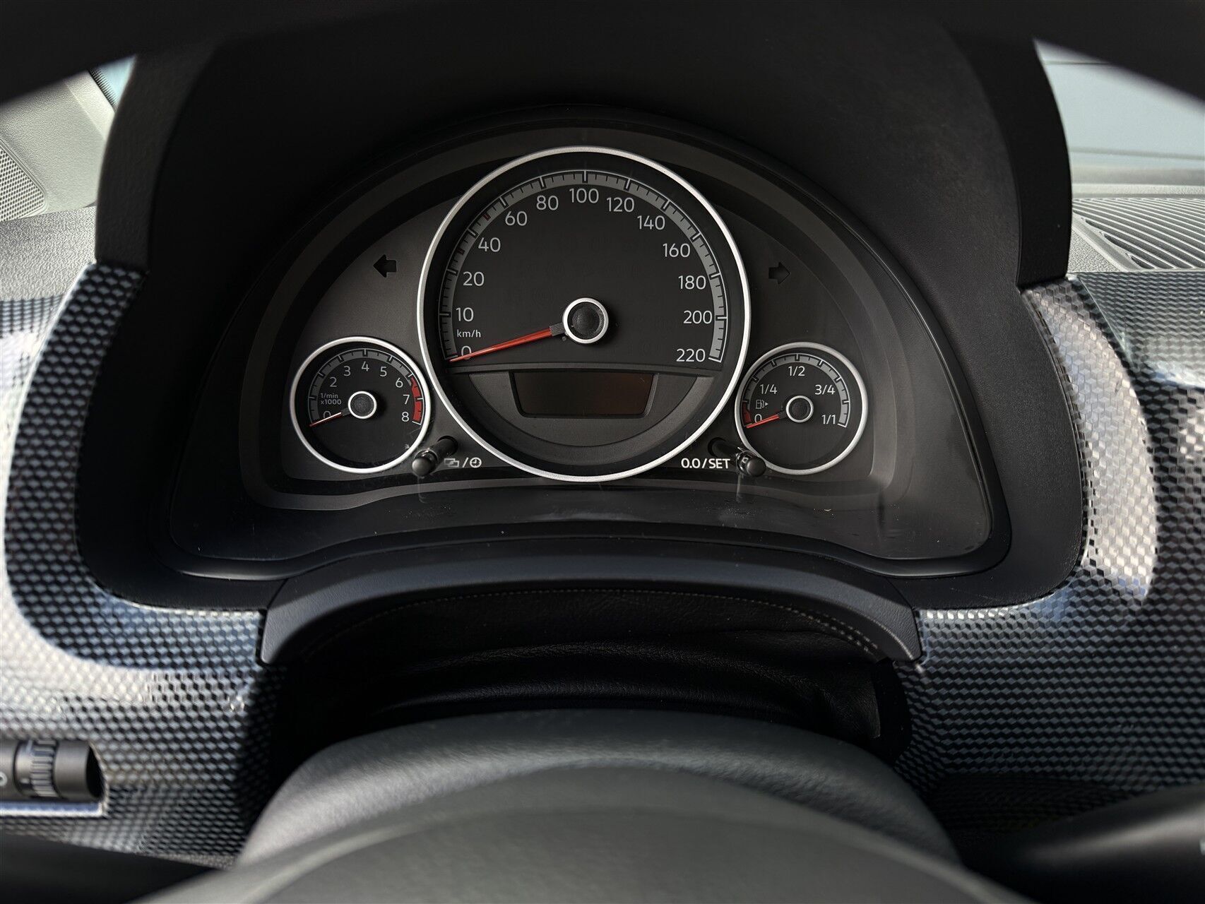 Hvid VW up fra 2017 set indefra