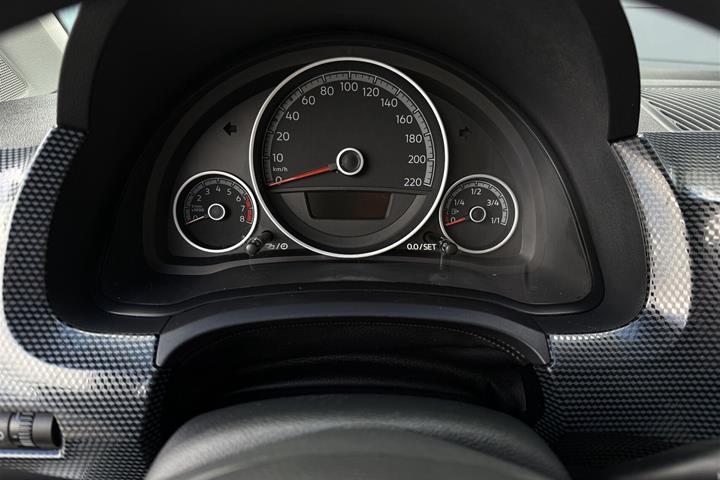 Hvid VW up fra 2017 set indefra