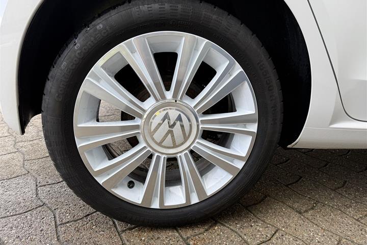 Hvid VW up fra 2017 set udefra