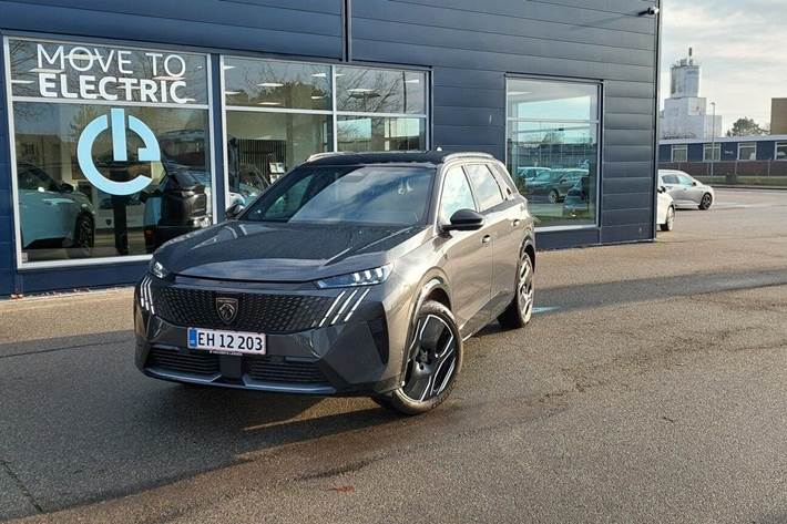 Grå Peugeot e-5008 fra 2025