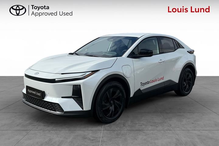 Hvid Toyota C-HR+ fra 2026 set udefra