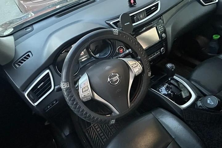 Grøn Nissan X-Trail fra 2017