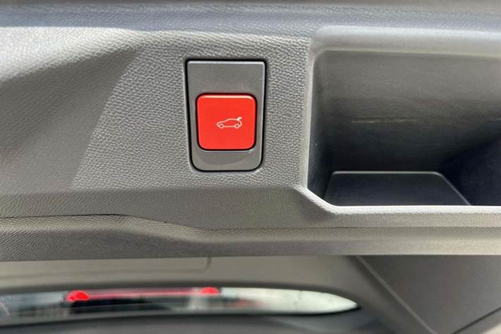 Sort Peugeot e-5008 fra 2024