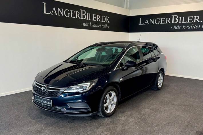 Blå Opel Astra fra 2018