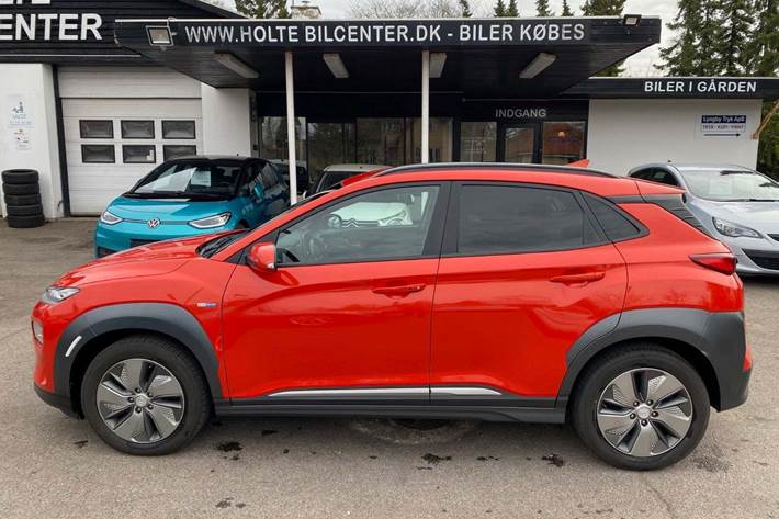 Orange Hyundai Kona fra 2018