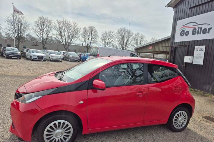 Grøn Toyota Aygo fra 2014