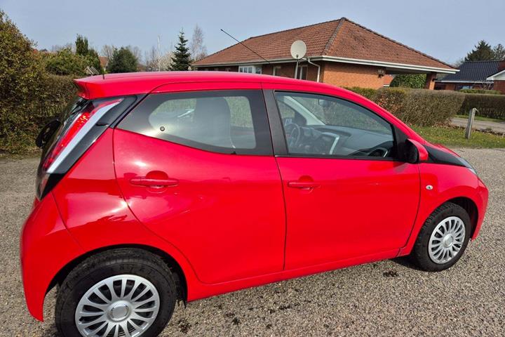 Grøn Toyota Aygo fra 2014
