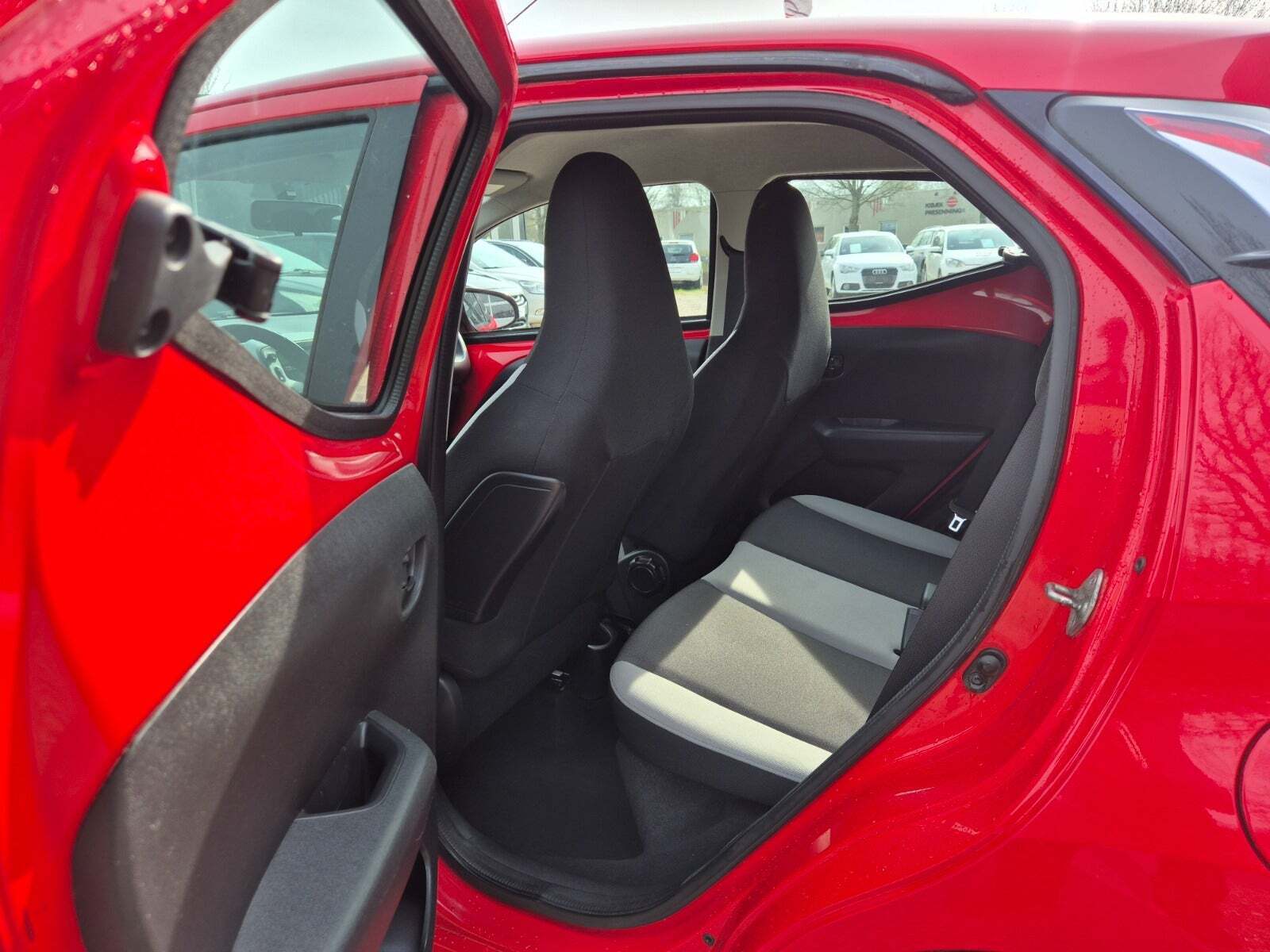Grøn Toyota Aygo fra 2014