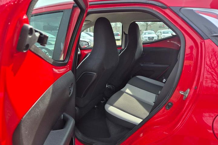 Grøn Toyota Aygo fra 2014