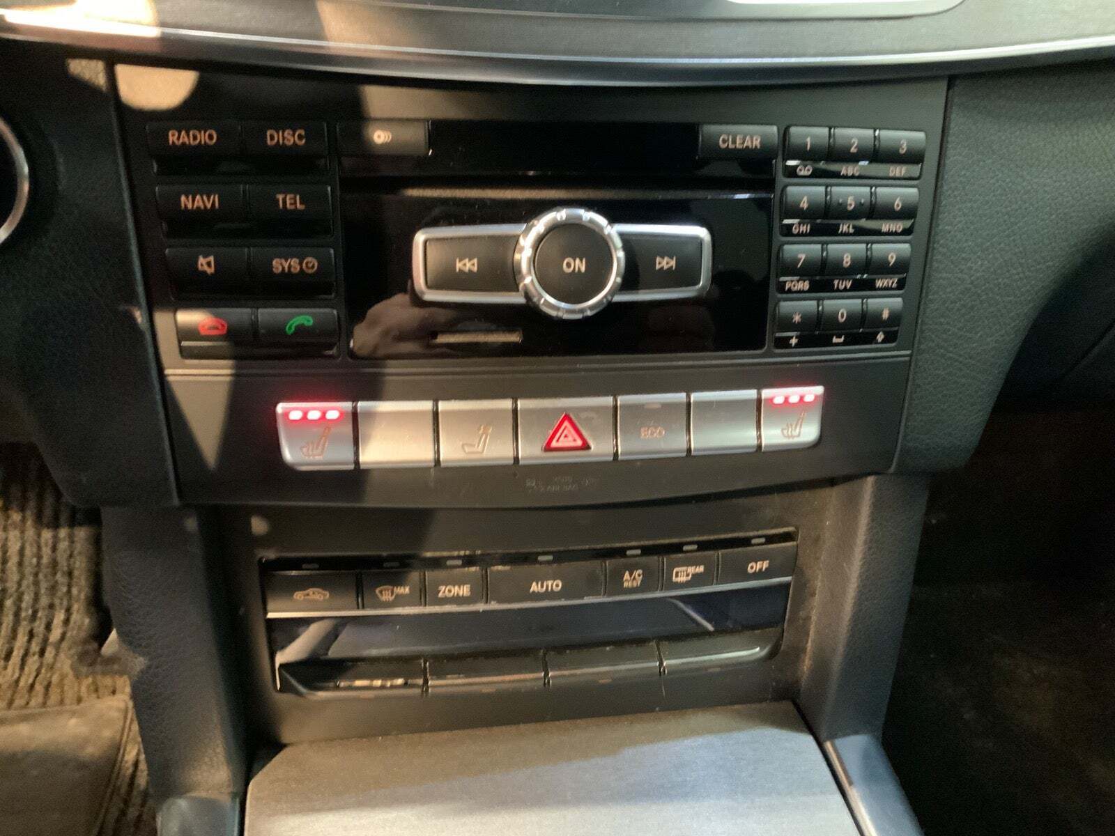 Hvid Mercedes E200 fra 2014