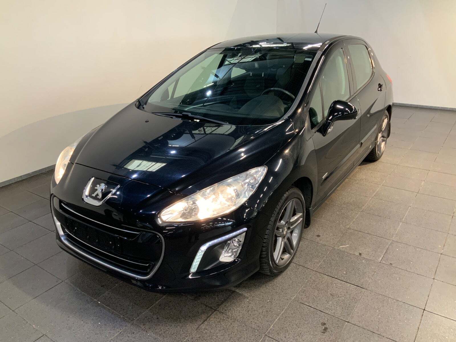 Peugeot 308 1,6 e-HDi 112 Sportium