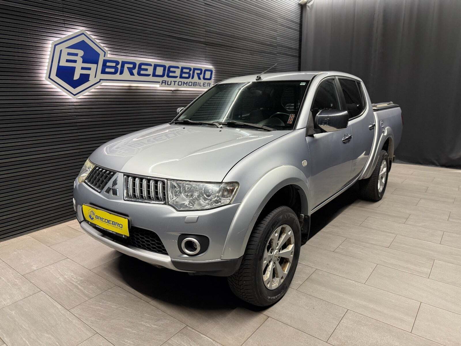 Mitsubishi L200 2,5 DI-D Db.Kab Intense aut.