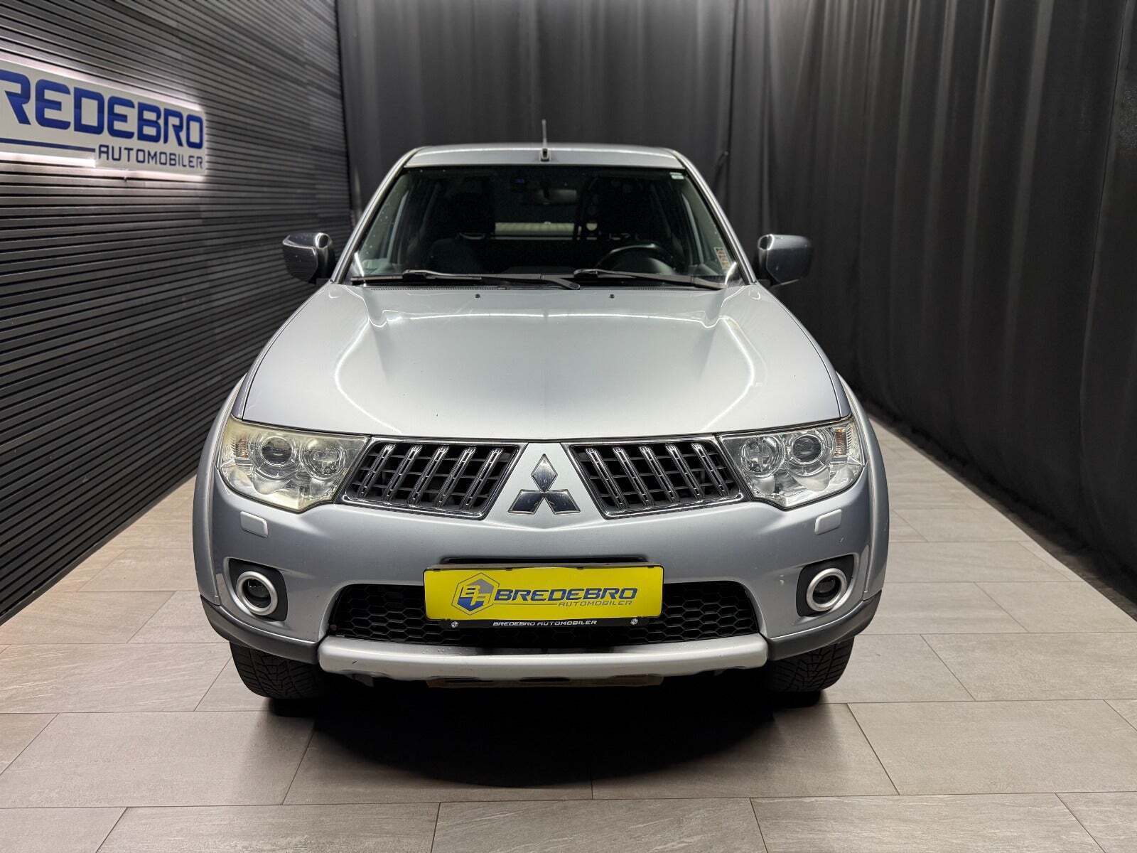 Mitsubishi L200 2,5 DI-D Db.Kab Intense aut.