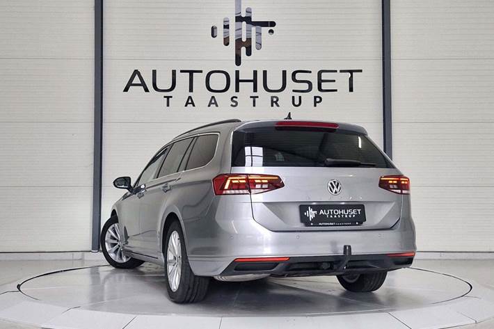 Sølv VW Passat fra 2020