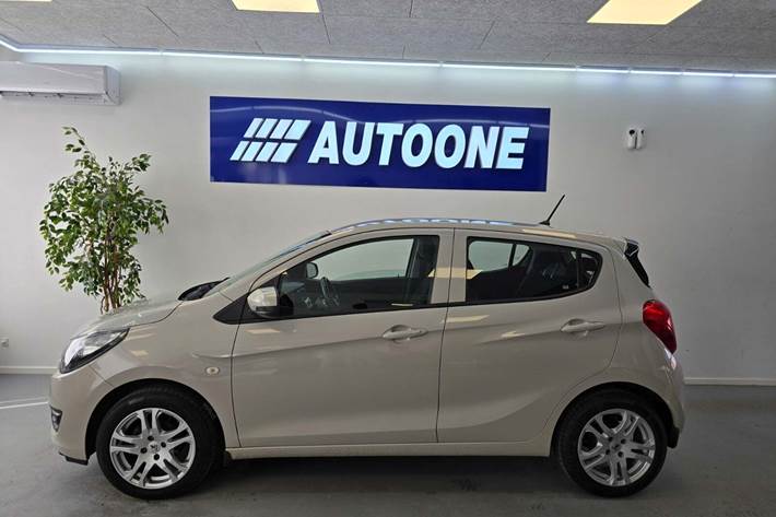 Beige Opel Karl fra 2017