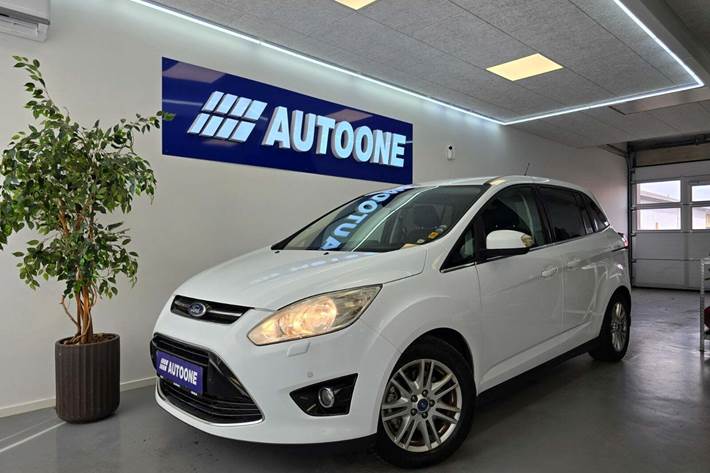 Hvid Ford Grand C-Max fra 2013 set udefra