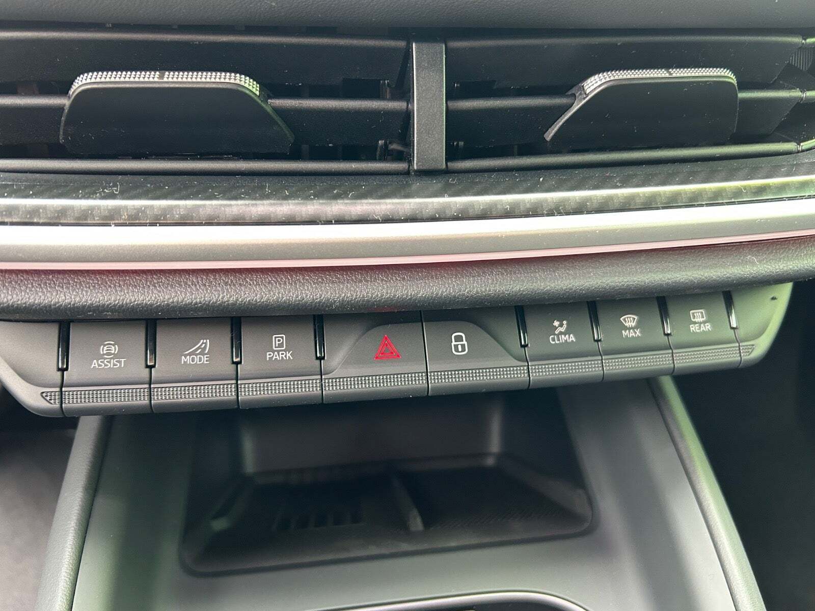 Hvid Skoda Enyaq fra 2026