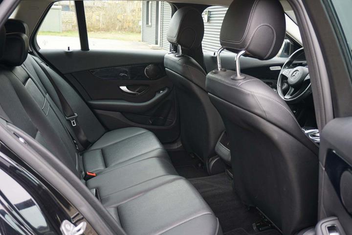 Sort Mercedes C220 d fra 2017