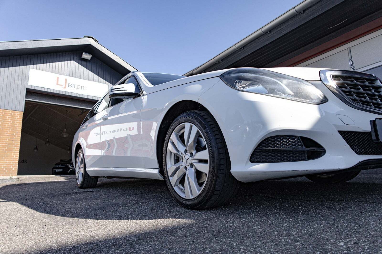 Hvid Mercedes E200 fra 2014