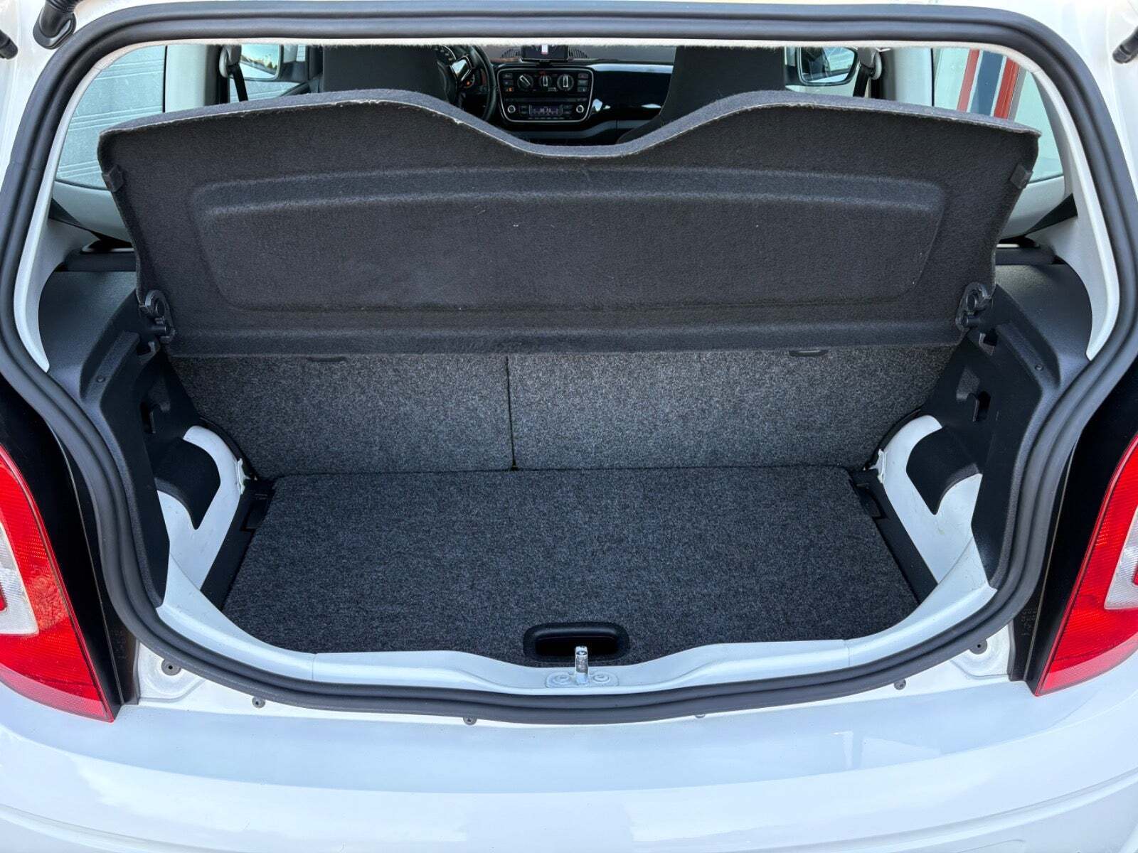 Hvid VW UP! fra 2012