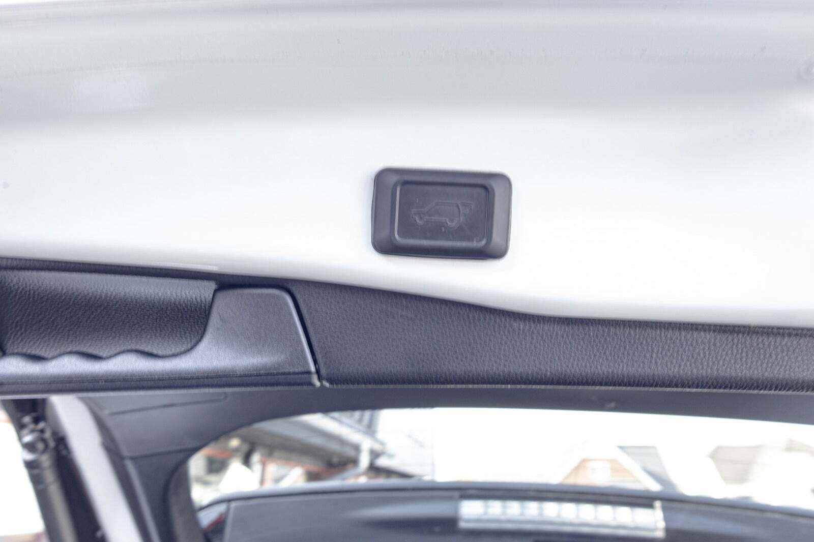 Hvid Toyota RAV4 fra 2022