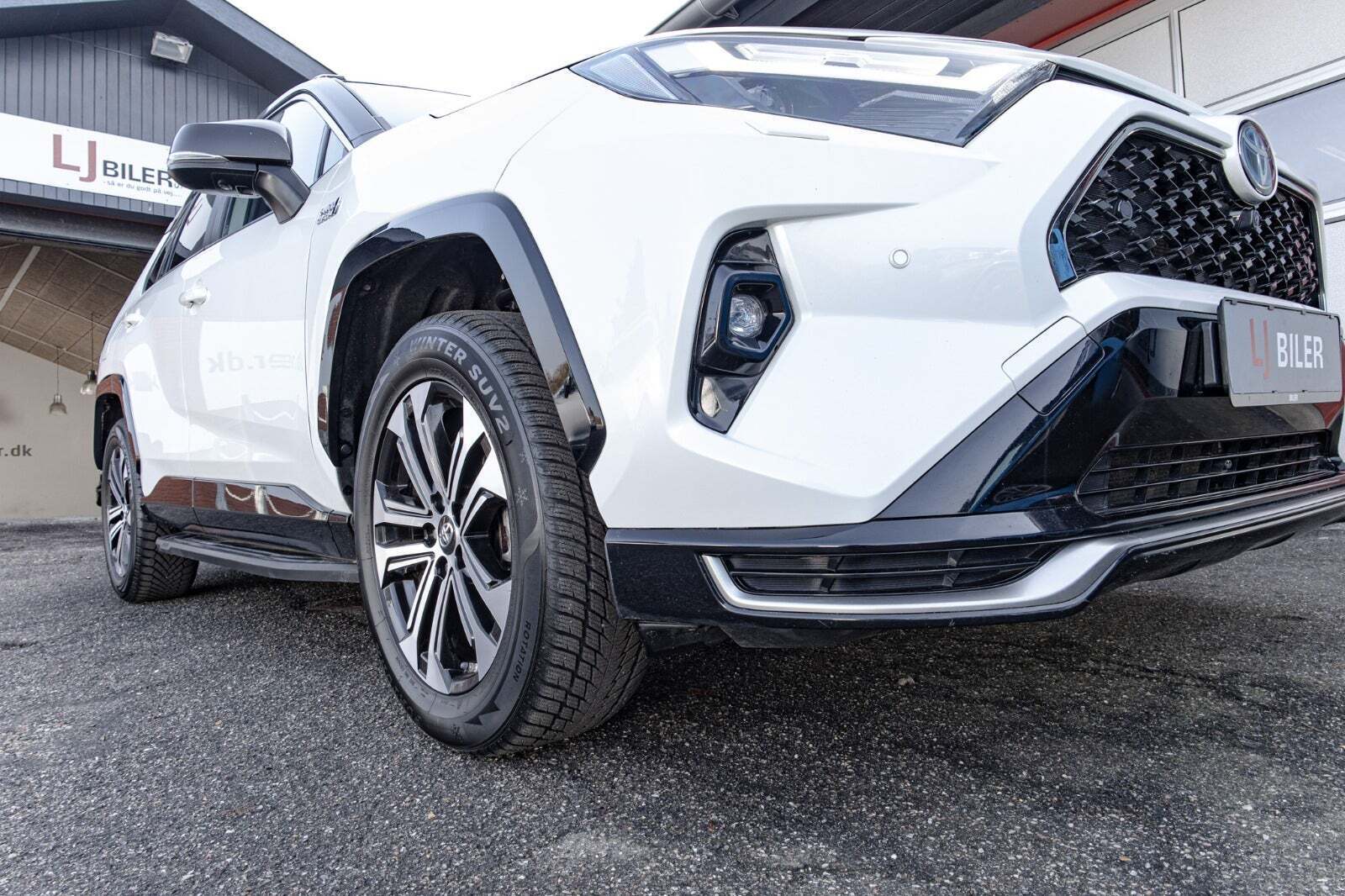 Hvid Toyota RAV4 fra 2022