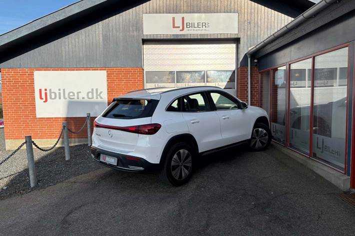 Hvid Mercedes EQA250 fra 2025