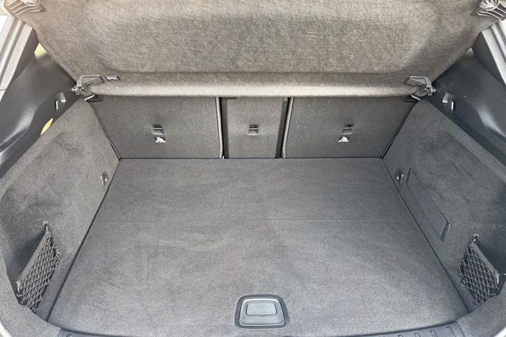 Hvid Mercedes EQA250 fra 2025