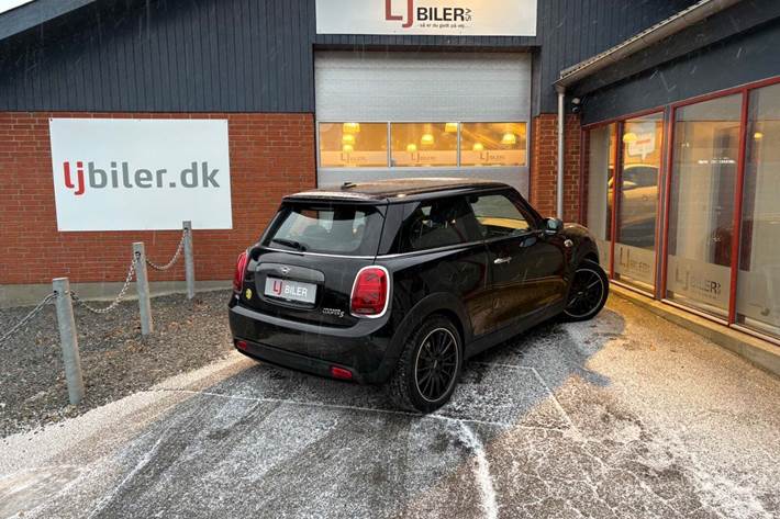 Sort Mini Cooper SE fra 2020