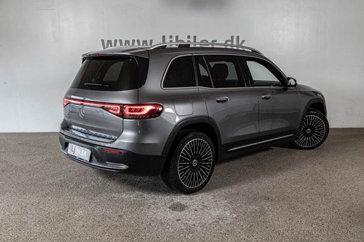 Sort Mercedes EQB250 fra 2023