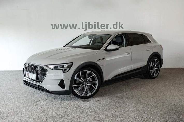 Beige Audi e-tron fra 2020