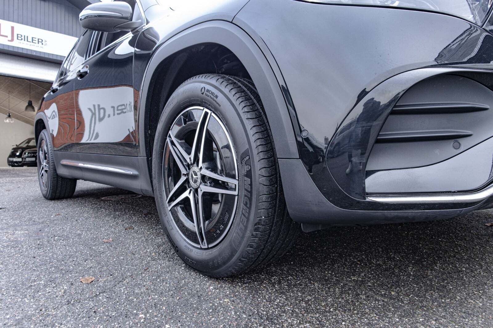 Sort Mercedes EQB250+ fra 2025