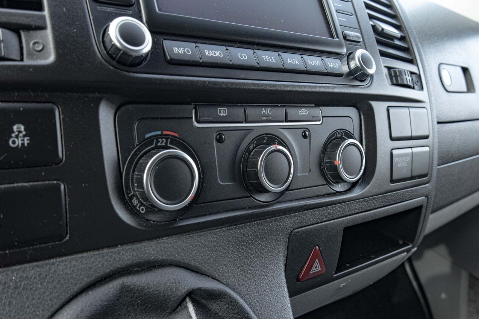 VW Transporter 2,0 TDi 140 Kassevogn kort