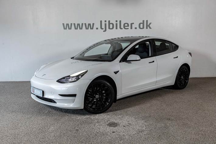 Hvid Tesla Model 3 fra 2023