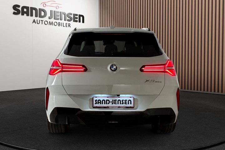 Hvid BMW X3 fra 2026