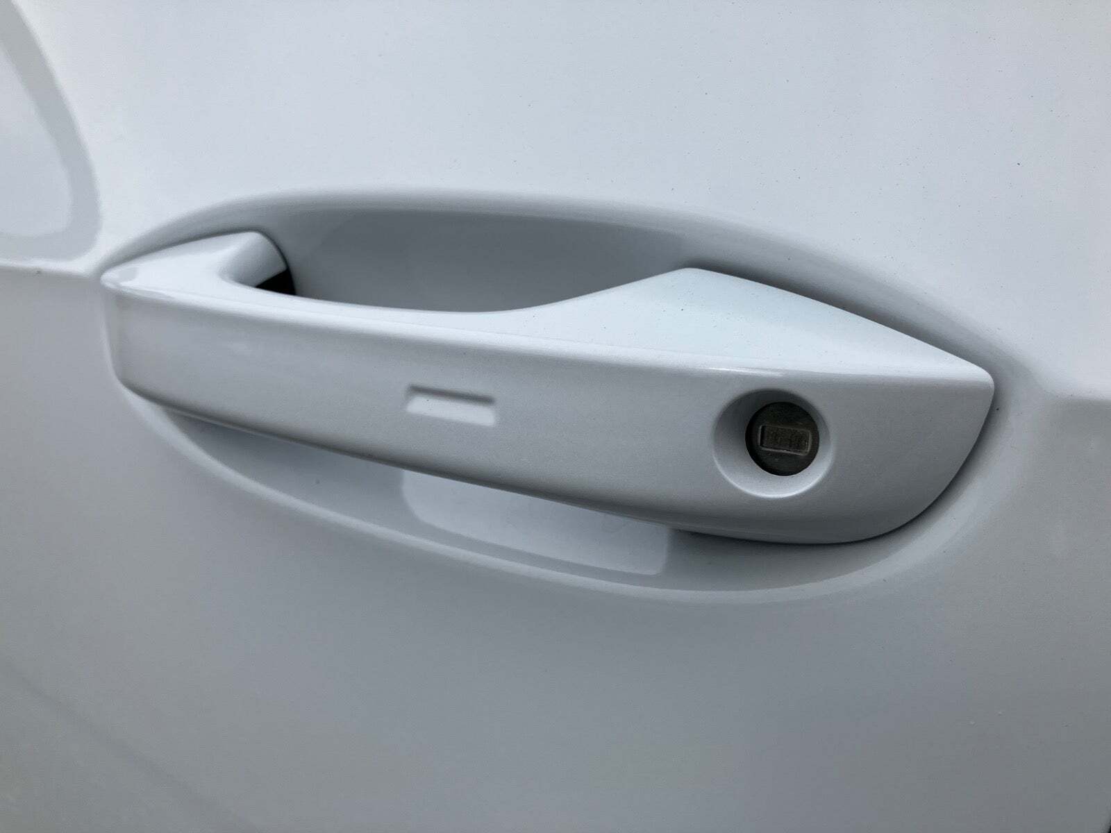 Hvid Cupra Born fra 2023