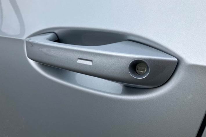 Sølv Cupra Born fra 2023