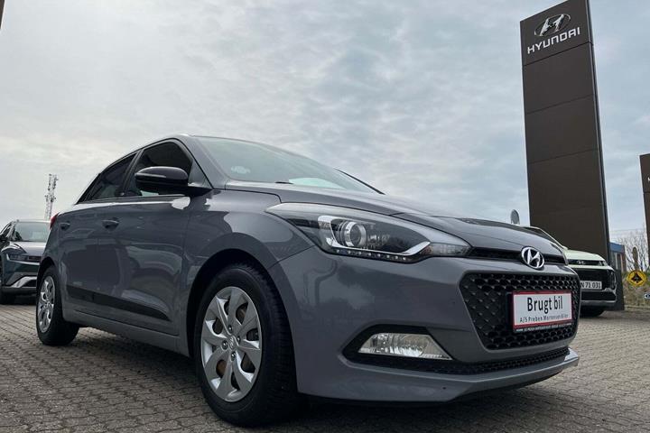 Grå Hyundai i20 fra 2016