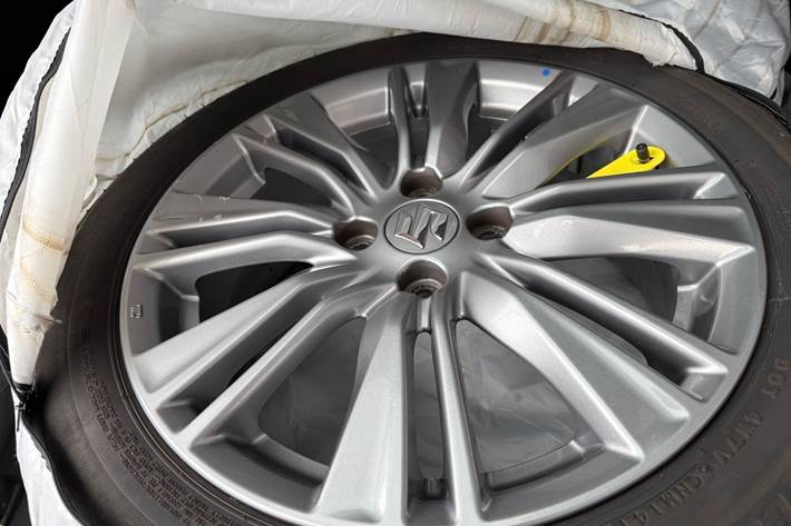 Grå Suzuki Baleno fra 2018