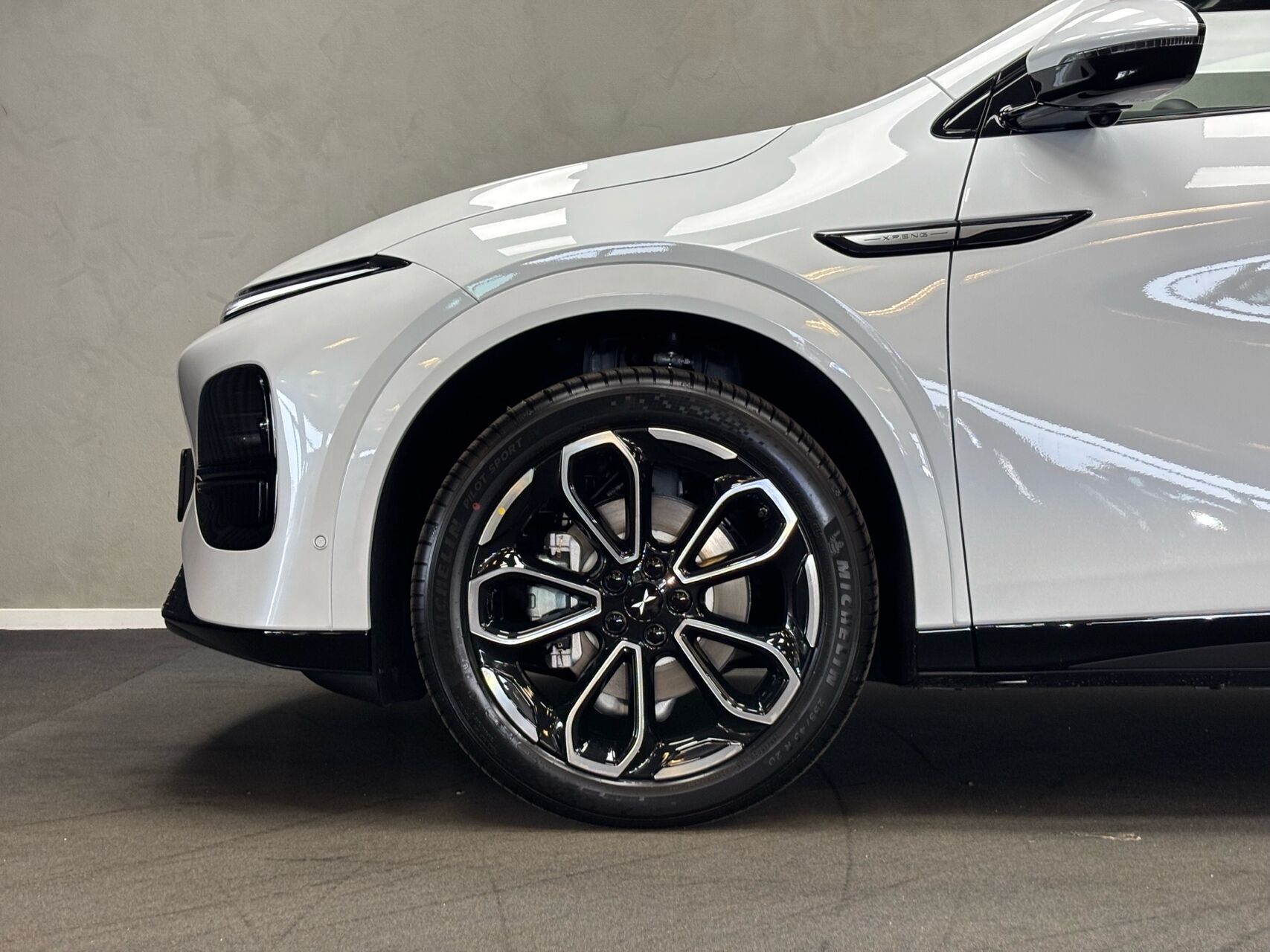 Xpeng G6 EL Standard Range 252HK 5d Aut.