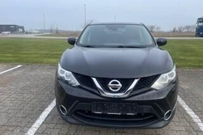 Sort Nissan Qashqai fra 2015