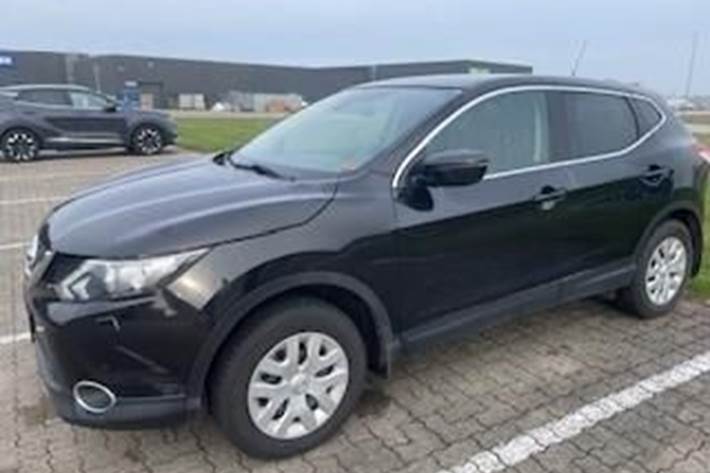 Sort Nissan Qashqai fra 2015