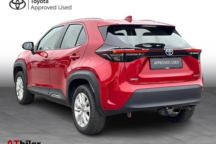 Rød Toyota Yaris Cross fra 2022