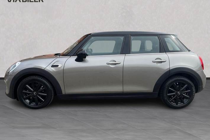 Grå Mini Cooper fra 2018