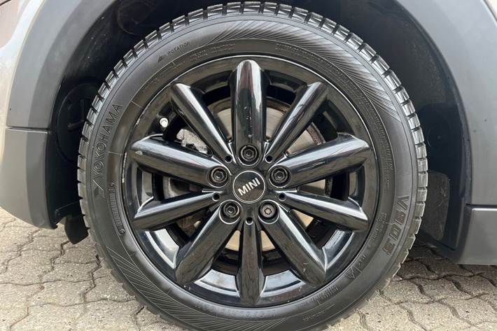 Grå Mini Cooper fra 2018