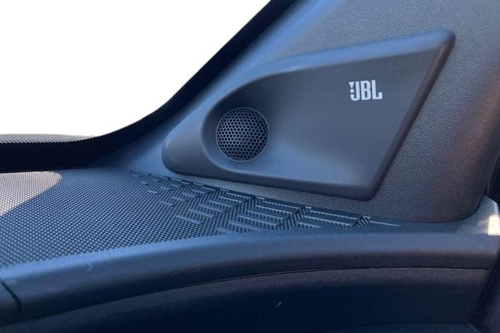 Sort Toyota BZ4X fra 2026