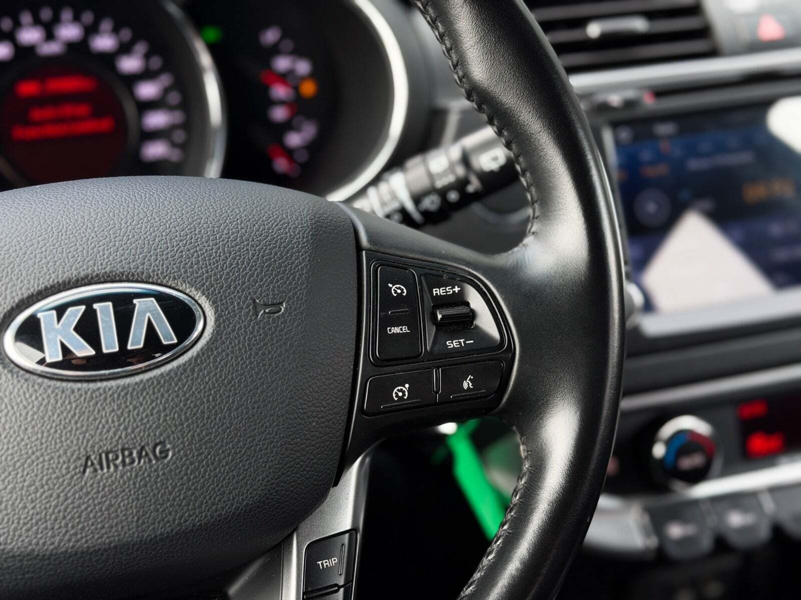 Blå Kia Rio fra 2016