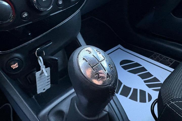 Grøn Renault Clio IV fra 2013