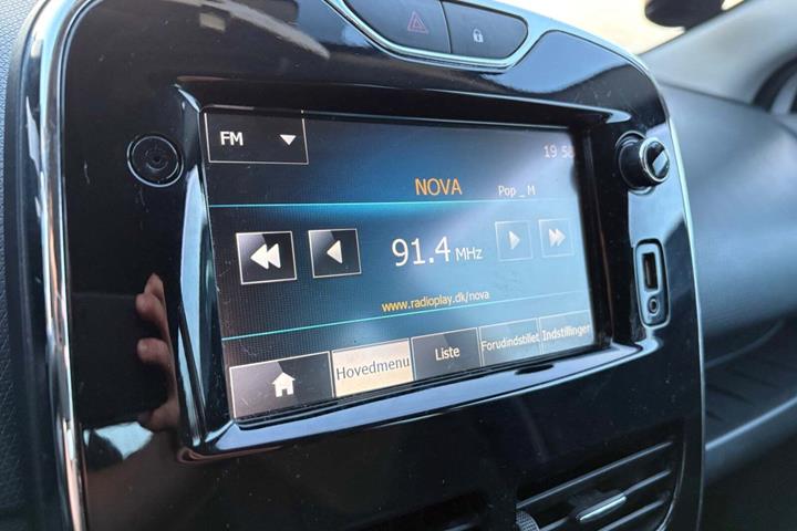 Grøn Renault Clio IV fra 2013